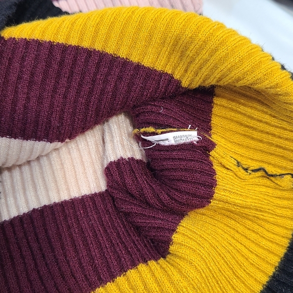 Forever 21 70's Style sweater Size L - Picture 4 of 9